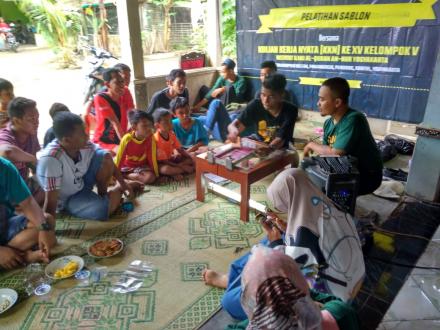 PELATIHAN SABLON PLASTIK