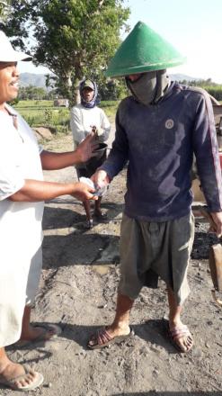 PEMBAYARAN PEMBANGUNAN DI DUSUN JAMPRIT DAN NGLORONG OLEH TPK