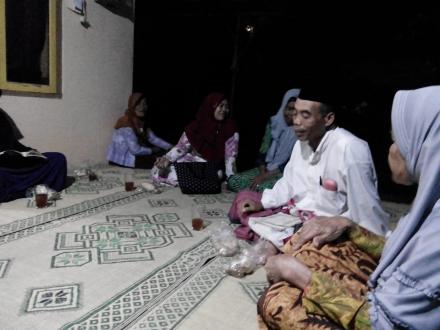 KEGIATAN PENGAJIAN RUTIN IBU-IBU RT.02 DAN 03