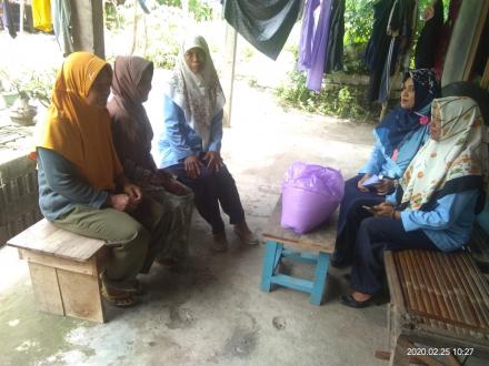 Pemberian beras di gunungpuyuh