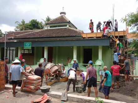 Kerja Bakti Warga Nglorong