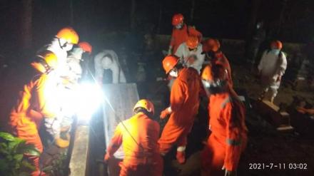 Pemakaman Dengan Standar Covid-19 Di Gunungpuyuh