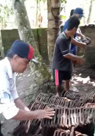 Kerjabhakti di Masjid Al Mujahidin Pedukuhan Badan