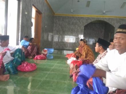 Walimatul Nisfu Sya'ban sekampung di Masjid Al Munawwaroh.