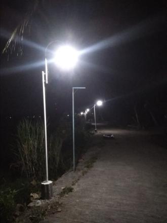 Pemasangan Tiang Lampu Dusun Panjang RT.03