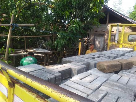 Droping Paving Blok Ke Dusun Krapyak wetan Rt.06