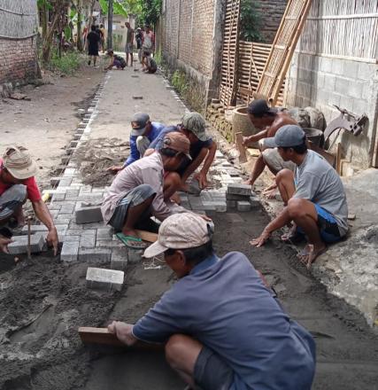 Pemasangan Paving Dusun Jetis