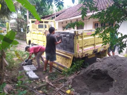 Pengiriman Paving Dusun Badan