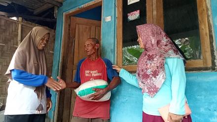 Penyaluran Bantuan Beras dari Dharma Wanita Panjangrejo