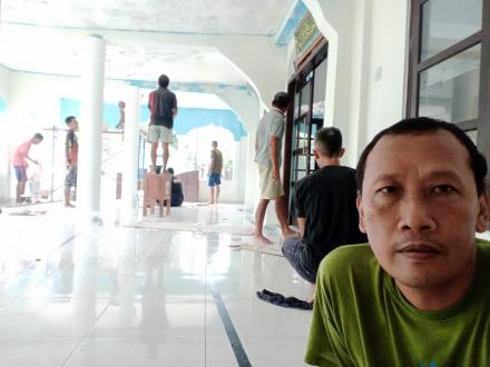 Kerja Bakti di Masjid Dusun Badan