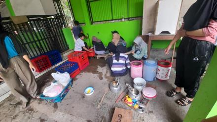 Kerjabakti di Masjid Al-Fatah Krapyak Wetan
