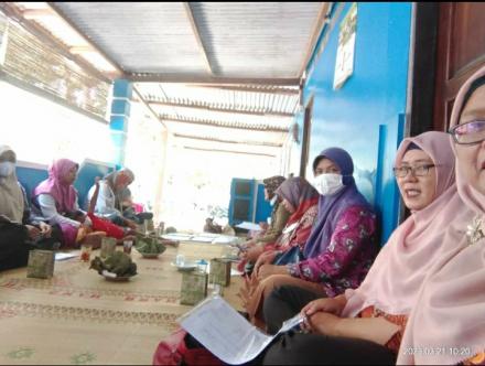 Pertemuan Kader Posyandu di Grudo