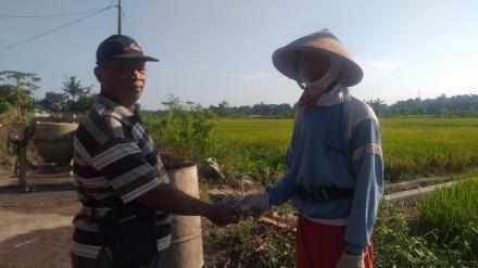 Pembayaran Upah Bangket Irigasi Dusun Nglorong