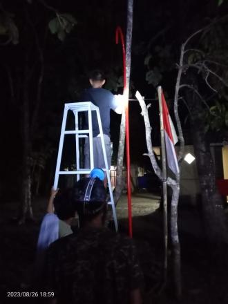 Pemasangan Lampu Jalan