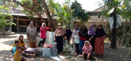 Pemilihan Sampah Ibu -ibu PKK Dusun Tarungan