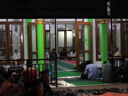 Pengajian Padang Jagad di masjid Miftakhul 'Ibad