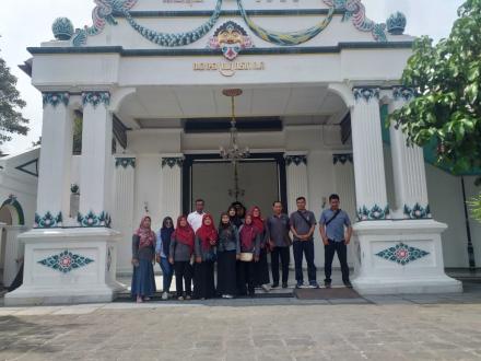 Kunjungan wisata Kedaton Keraton Yogyakarta