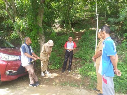 Cek Lokasi Pembangunan anak Tangga Di Makam Kyai Grubuk Krapyak Wetan