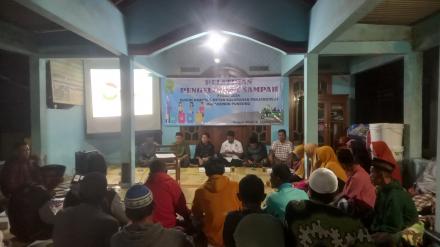 Sosialisasi Pengelolaan Sampah Rumah Tangga di Dusun Krapyak wetan