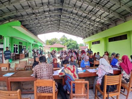 Pendistribusian beras bansos bulan Oktober