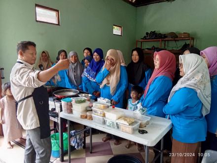 Pelatihan Pengolahan Ikan Dalam Rangka Gerakan Makan Ikan