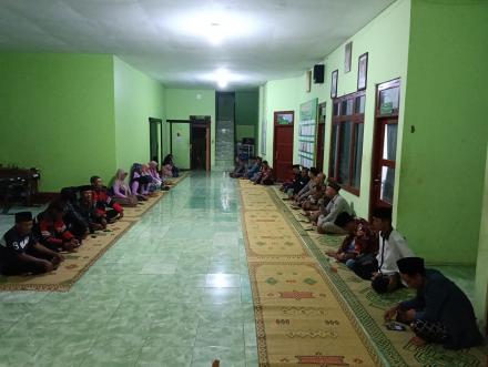 Silaturahmi keluarga Linmas Kalurahan Panjangrejo.