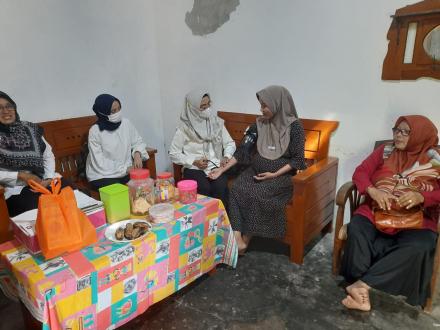 Kunjungan dan Pendampingan Bumil Resti  Serta pemeberian PMT