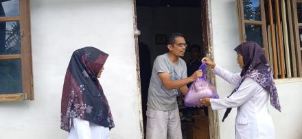 Penyaluran sembako ke 3 dusun Nglembu Tarungan Gedangan dari Gerbu