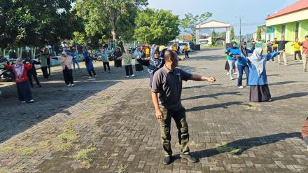  Senam Kesehatan Jasmani (SKJ) di Kalurahan Panjangrejo
